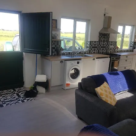 בית נופש Sleeps5-200yrfarmhouse-freeparking-garden טראלי