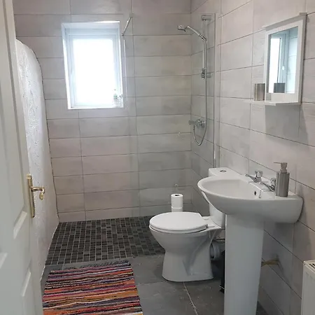 Sleeps5-200yrfarmhouse-freeparking-garden Holiday home Tralee